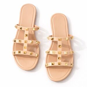 NWOT Olivia Miller Nude Studded Gladiator Flat Sandals Size 8
